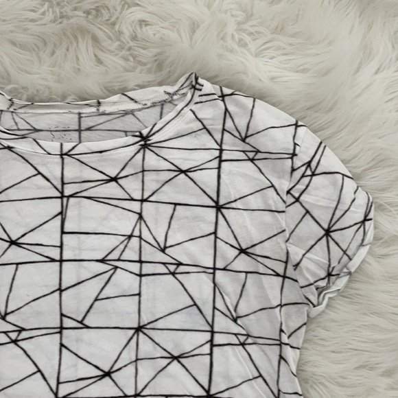 3 for $30 - PacSun white and black geometric T-shirt - Picture 2 of 2